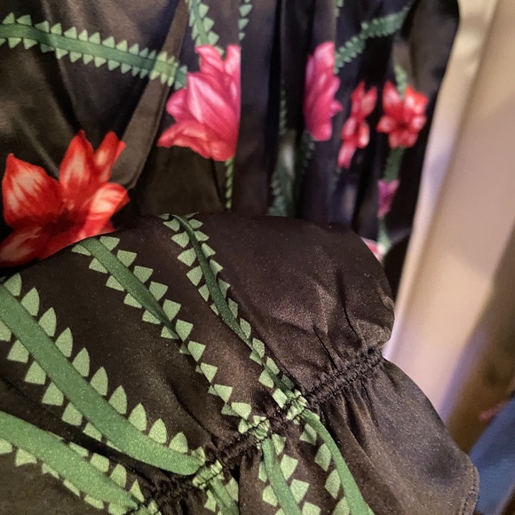 NWT | Tucker NYC Silk Stella Top - Picture 4 of 7